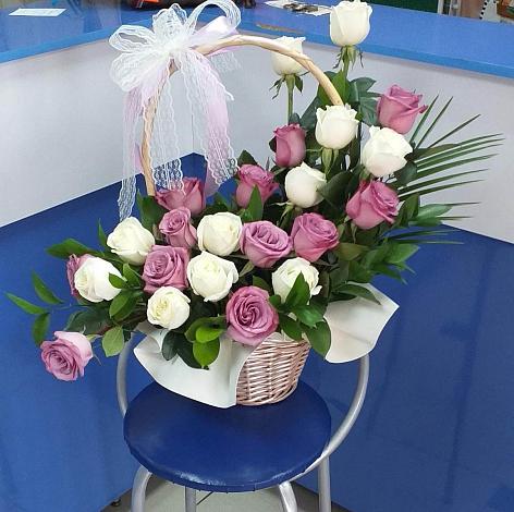 Цветочная композиция из Розы в корзине в Кодинске