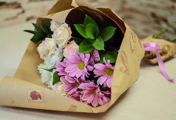 Букет цветов из: Розы и Хризантемы в Кодинске