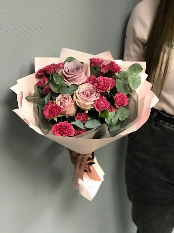 Букет цветов из: Гвоздики и Розы в Кодинске