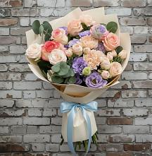 Букет цветов из:  Розы, Лизиантусы и Гвоздики #REPLACE_PRED# Кодинске