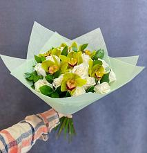 Букет цветов из:  Орхидеи и Розы в Кодинске